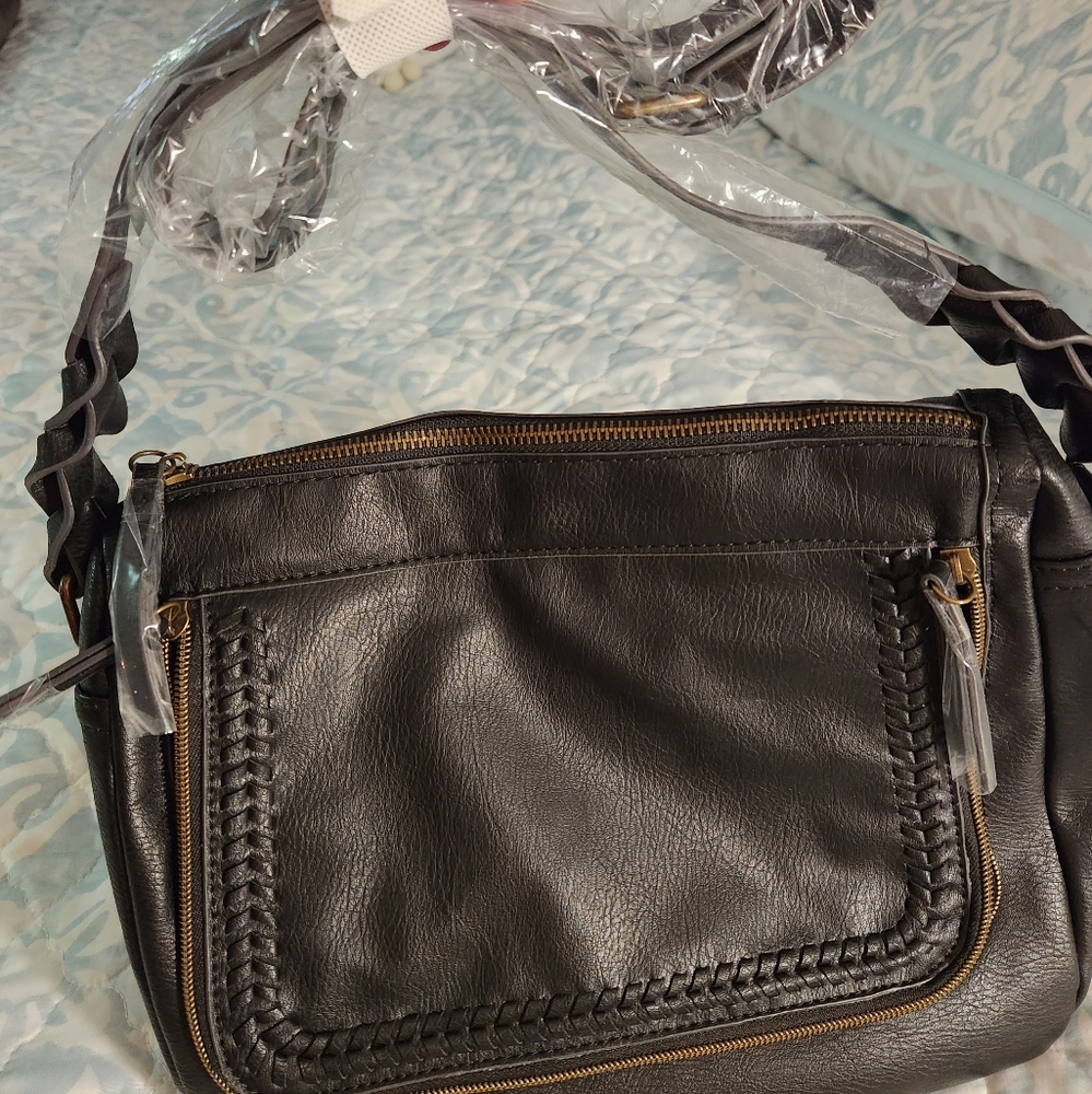 Women's NWT messenger bag/purse.